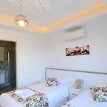 4 Bedroom With Seaviews