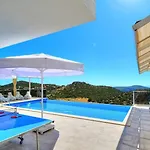 4 Bedroom With Seaviews Villa