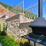 4 Bedroom With Seaviews Villa *