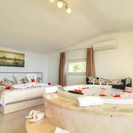 4 Bedroom With Seaviews Vila