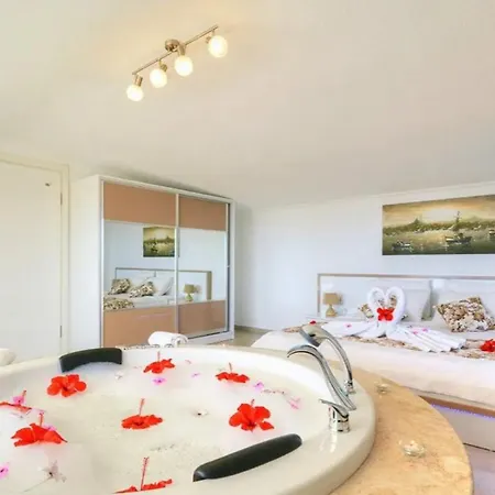 Vila 4 Bedroom With Seaviews Kalkan
