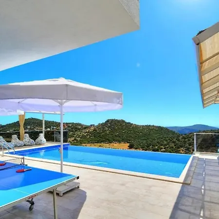 4 Bedroom With Seaviews Vila