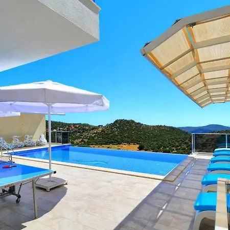 4 Bedroom With Seaviews *