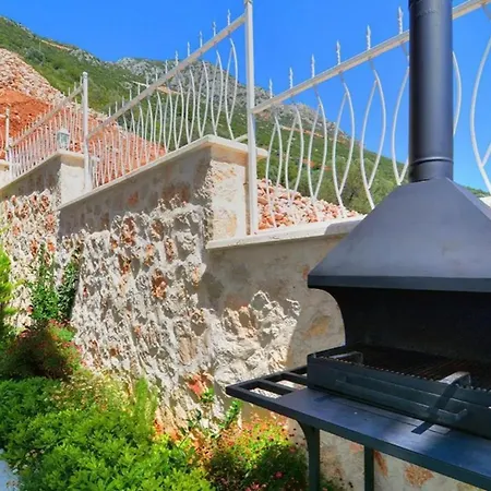 4 Bedroom With Seaviews Vila *
