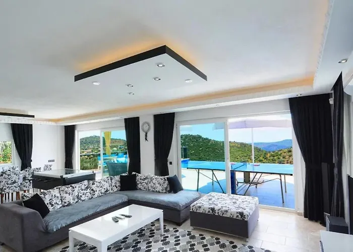 4 Bedroom With Seaviews 卡尔坎