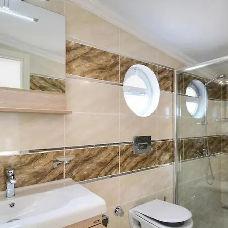 4 Bedroom With Seaviews 别墅