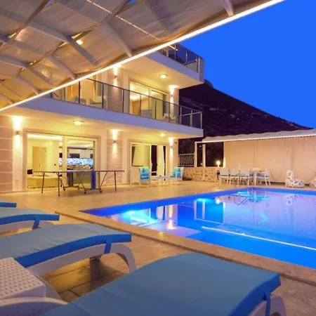 4 Bedroom With Seaviews 别墅